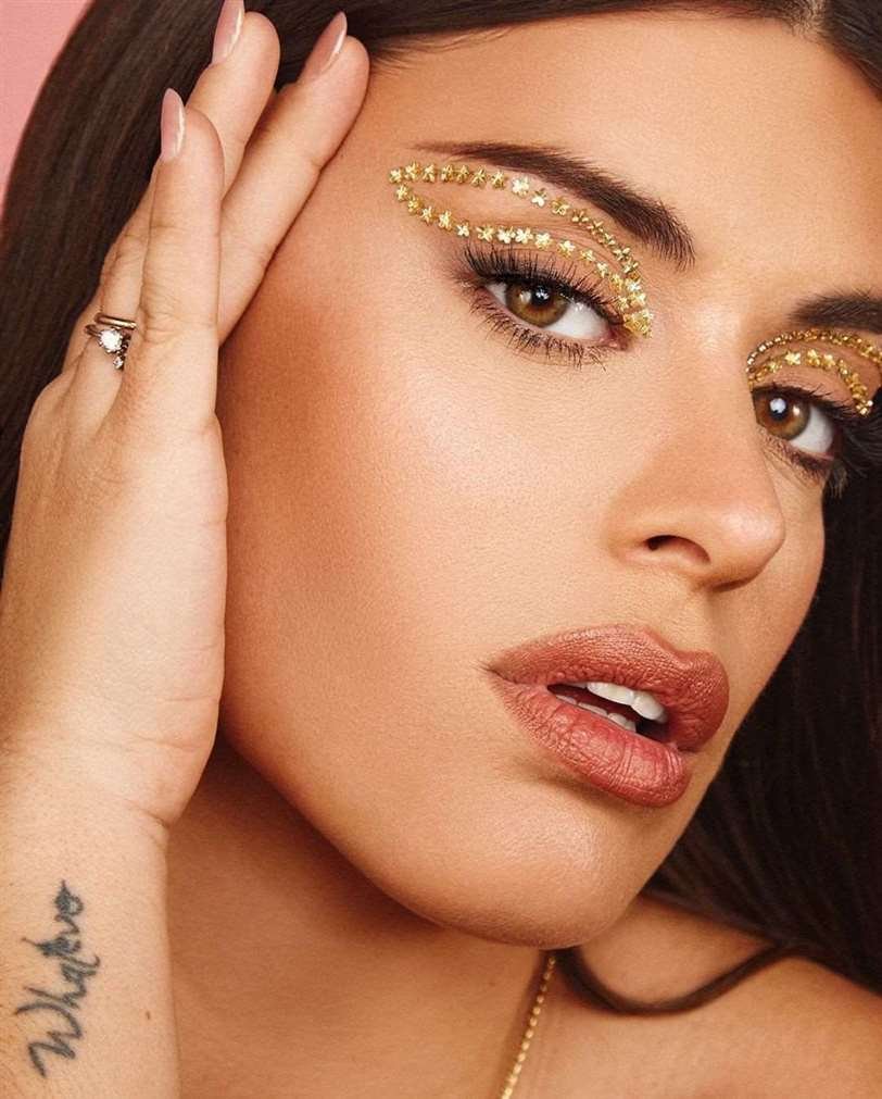 Eyeliner con pedrería