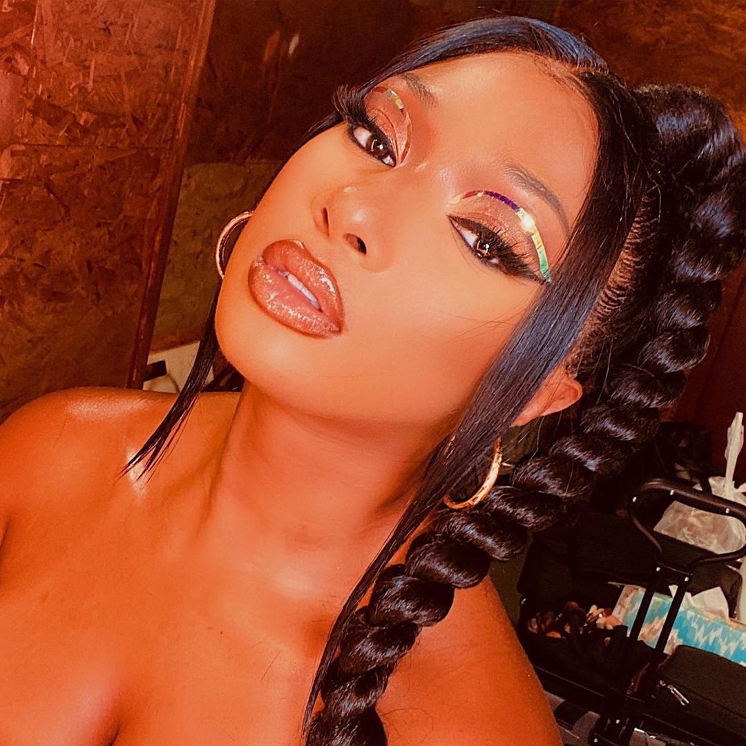 El delineado de impacto que lució Megan Thee Stallion ...