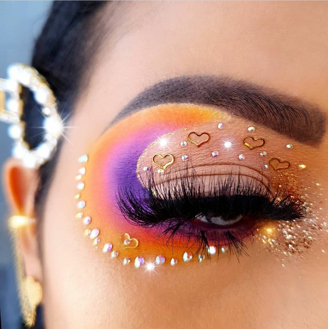 Cómo fijar la brillantina a tu maquillaje para Carnavales