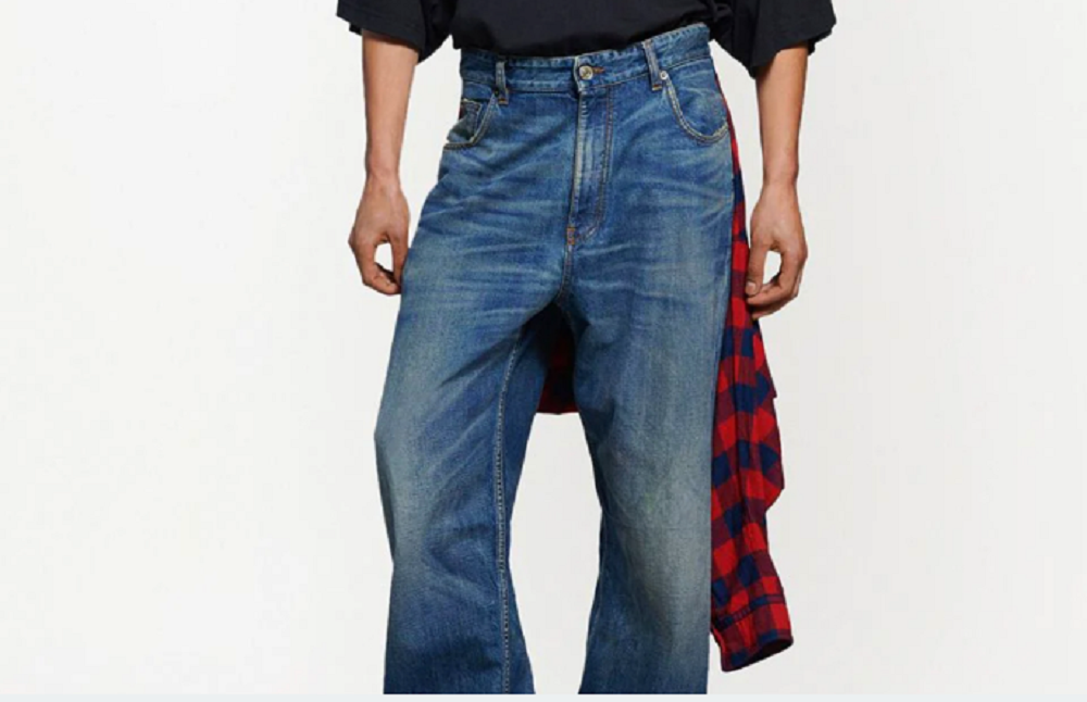 Balenciaga lo vuelve hacer