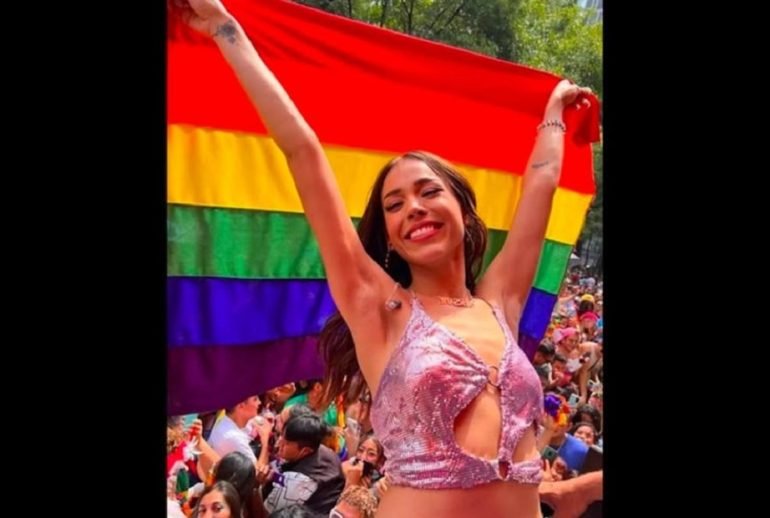 Danna Paola impactó en el Pride 2022